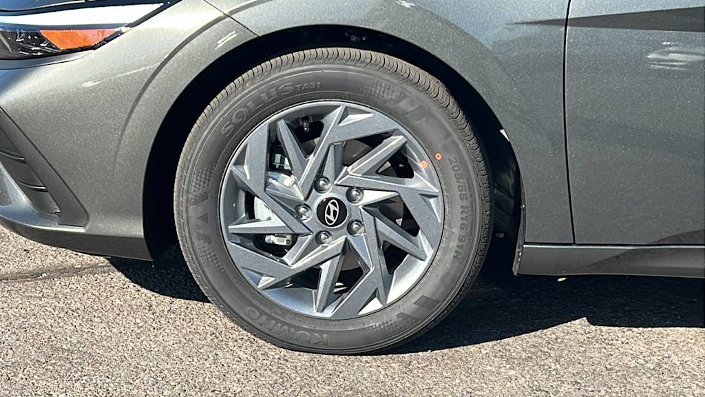 Thumbnail: 2026 Hyundai Elantra - 8