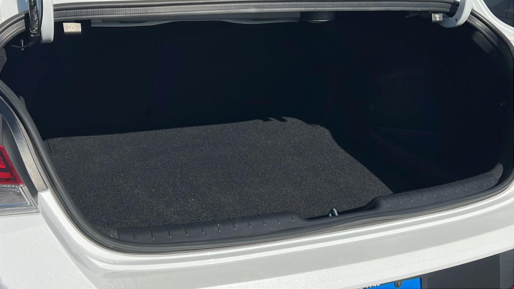 Thumbnail: 2025 Hyundai Elantra - 15