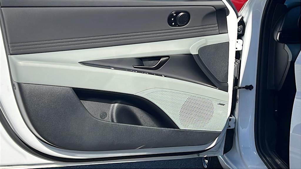 Thumbnail: 2025 Hyundai Elantra - 29