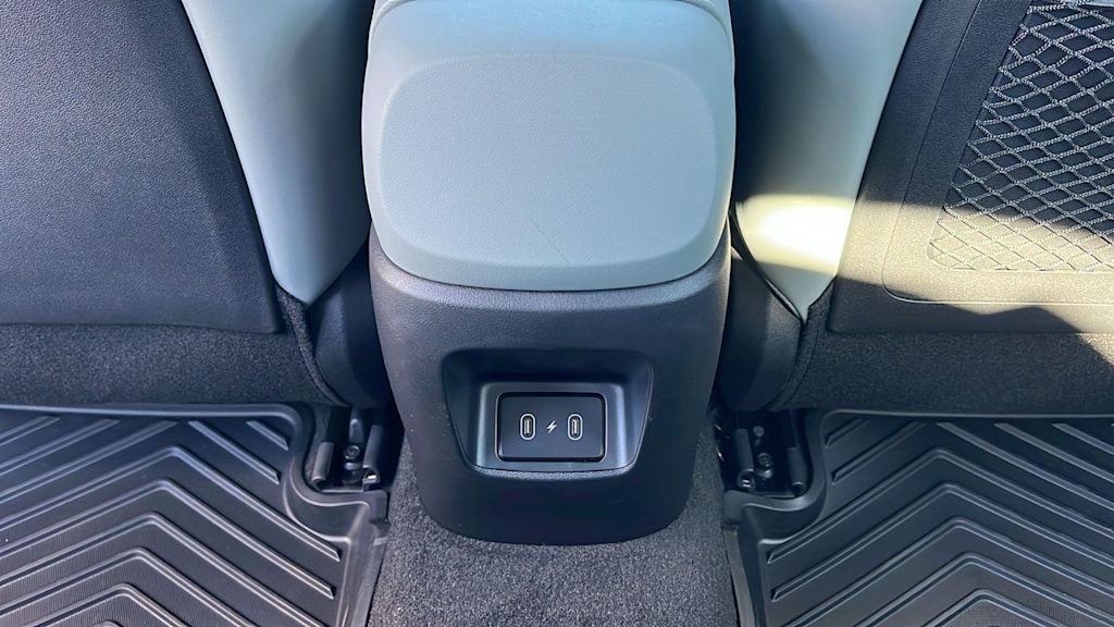 Thumbnail: 2025 Hyundai Elantra - 30