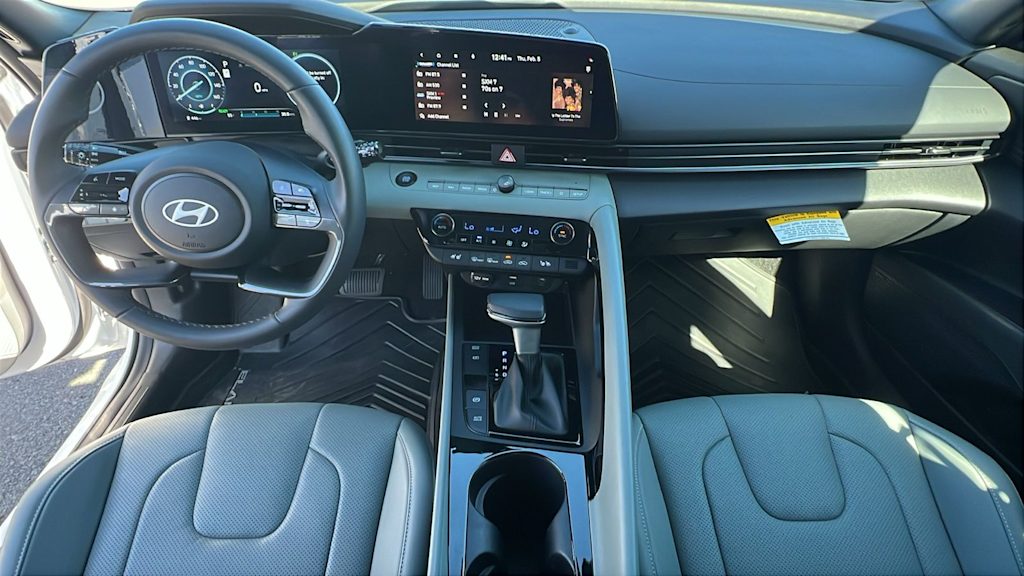 Thumbnail: 2025 Hyundai Elantra - 12