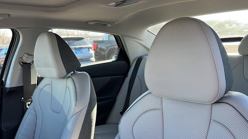 Thumbnail: 2025 Hyundai Elantra - 10