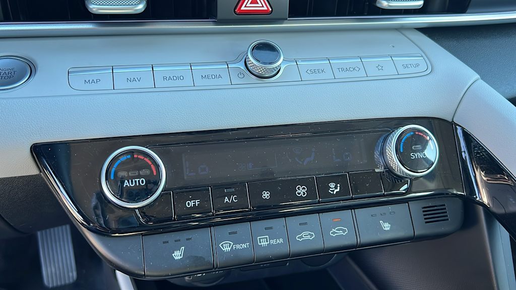 Thumbnail: 2025 Hyundai Elantra - 22