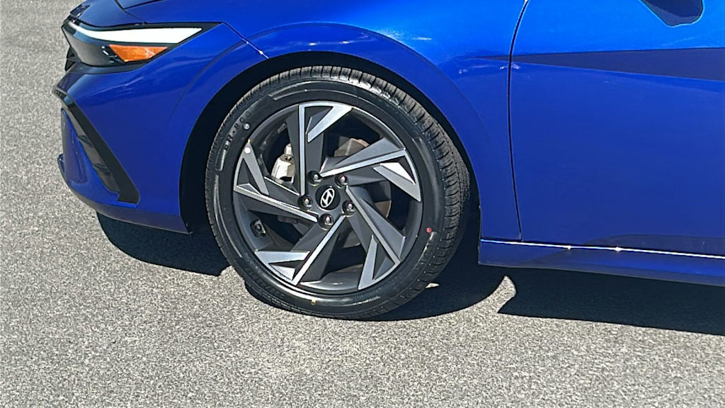 Thumbnail: 2024 Hyundai Elantra - 8