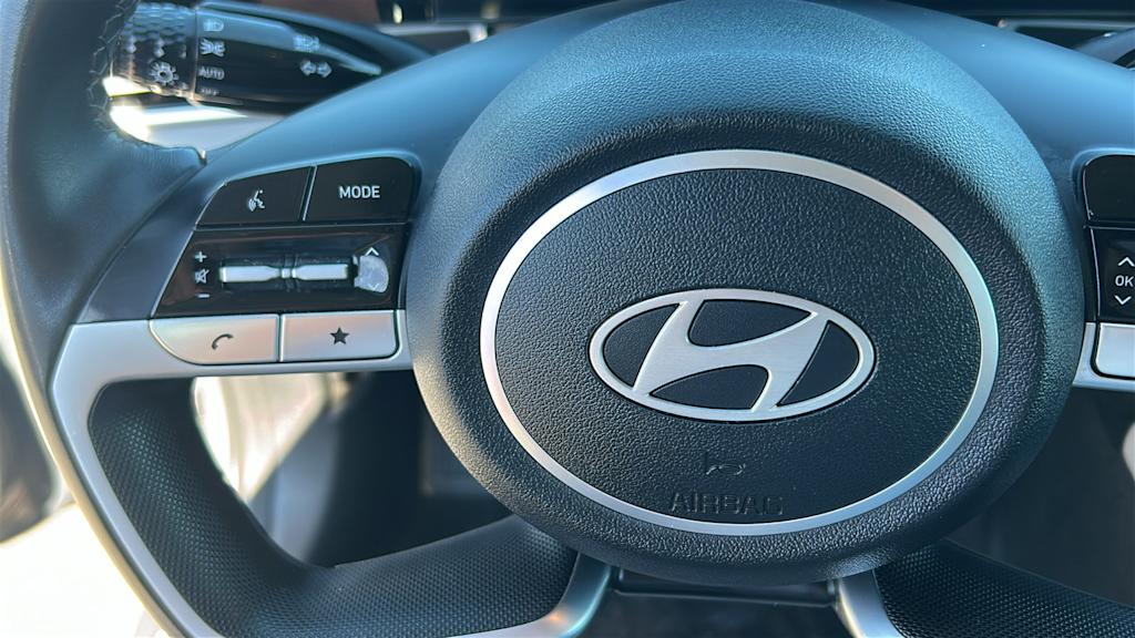 Thumbnail: 2025 Hyundai Elantra - 25