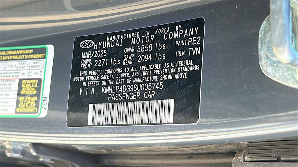 Thumbnail: 2025 Hyundai Elantra - 17