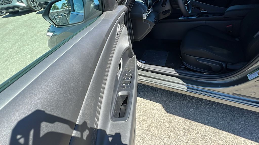 2024 Hyundai Elantra SEL 25