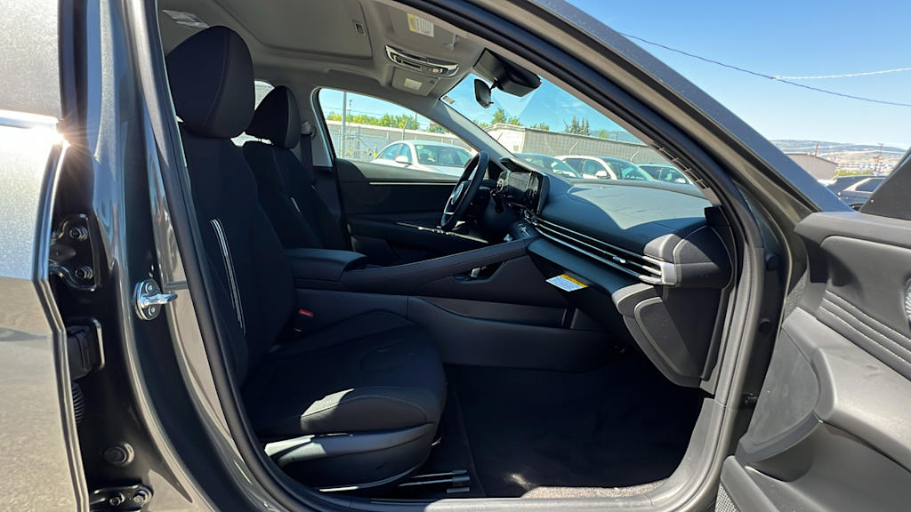 2024 Hyundai Elantra SEL 13