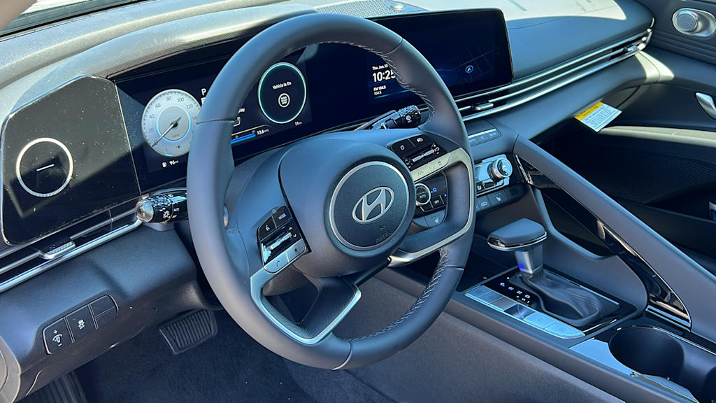 2024 Hyundai Elantra SEL 3