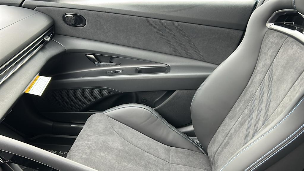 Thumbnail: 2025 Hyundai Elantra - 9