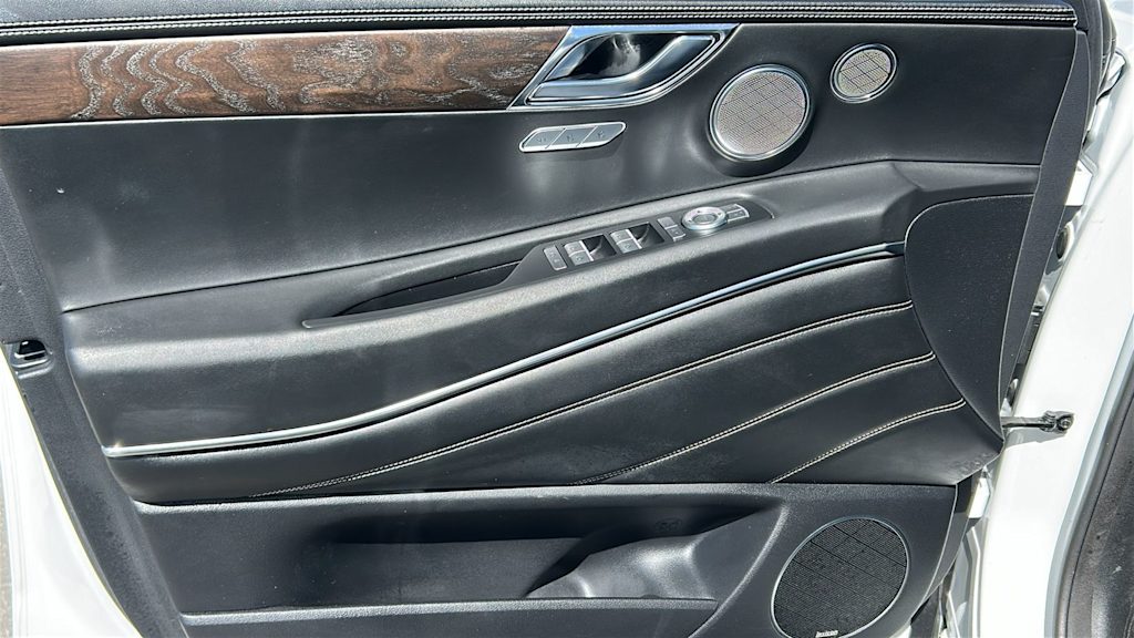 Thumbnail: 2021 Genesis GV80 - 28