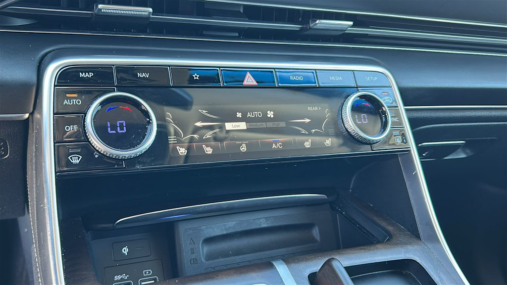Thumbnail: 2021 Genesis GV80 - 23