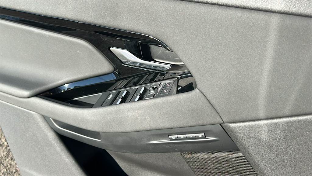Thumbnail: 2024 Land Rover Range Rover Evoque - 7