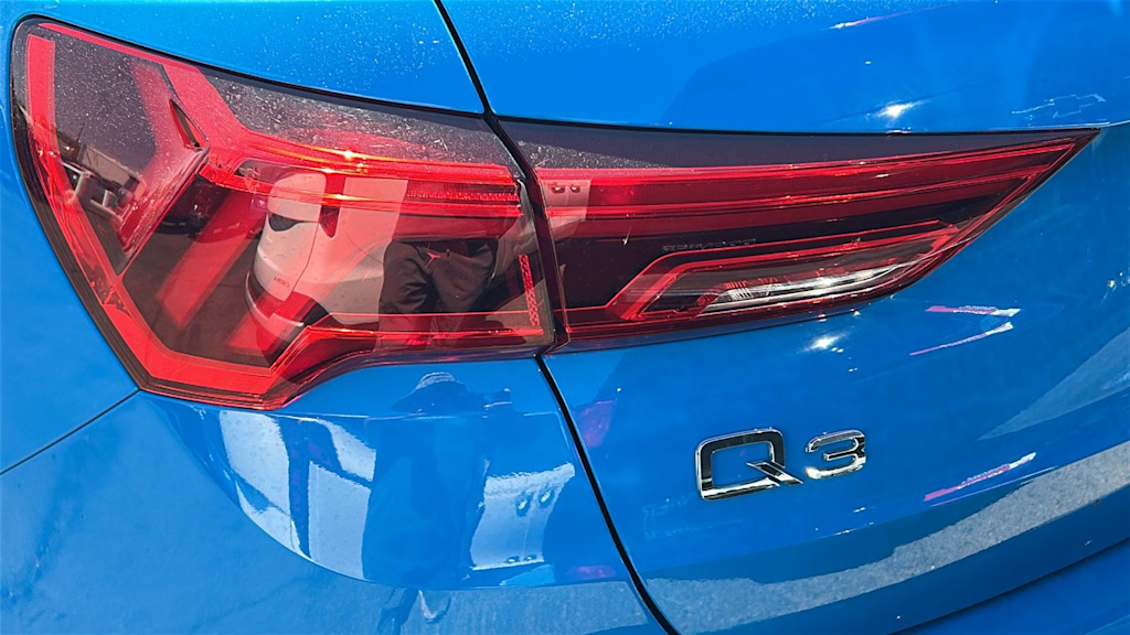 Thumbnail: 2023 Audi Q3 - 16