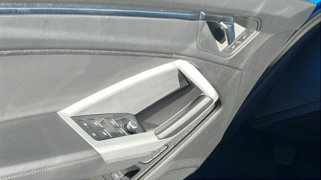 Thumbnail: 2023 Audi Q3 - 28
