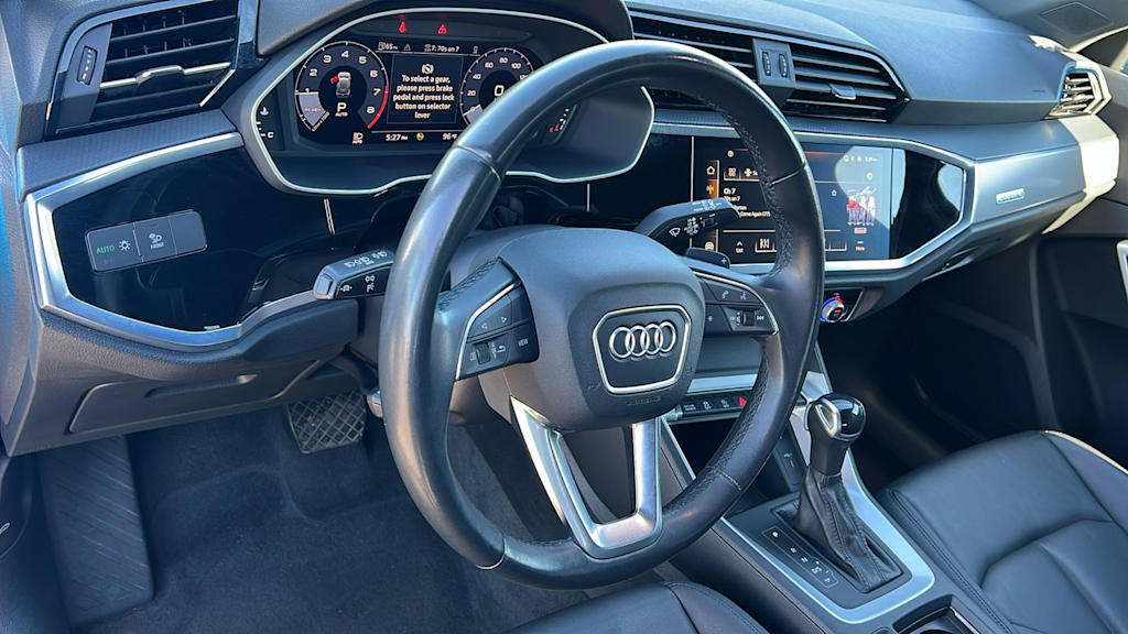 Thumbnail: 2023 Audi Q3 - 2