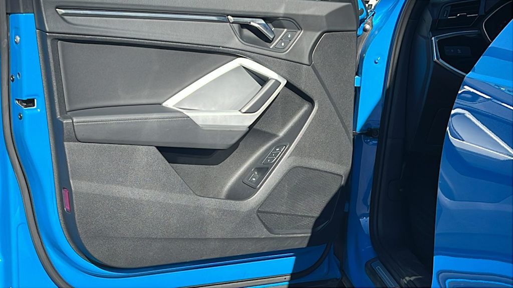 Thumbnail: 2023 Audi Q3 - 29
