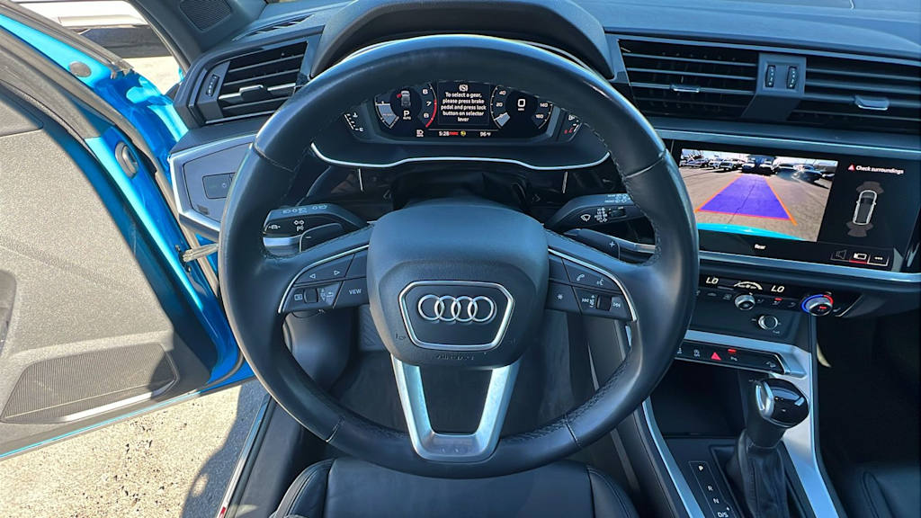 Thumbnail: 2023 Audi Q3 - 9