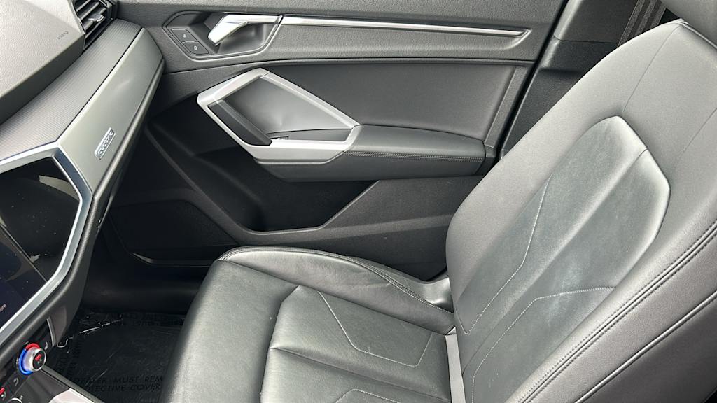 Thumbnail: 2022 Audi Q3 - 11