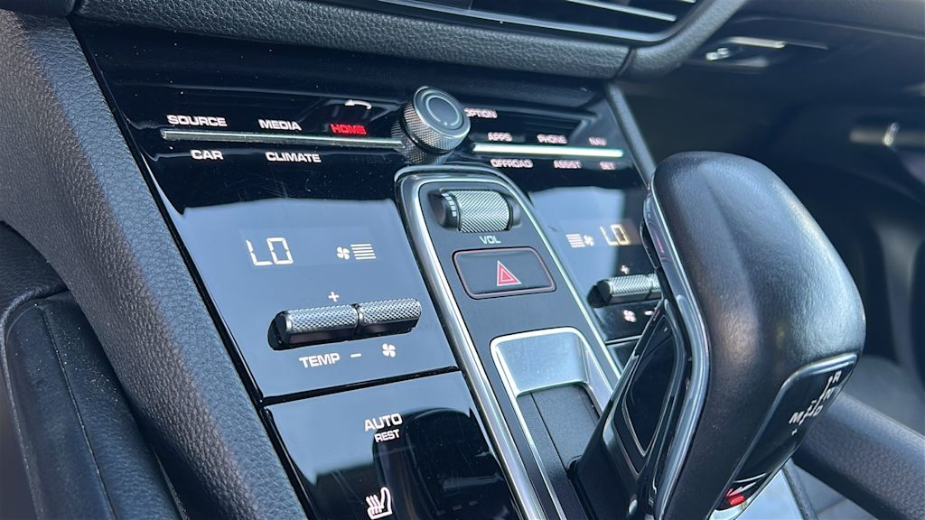 Thumbnail: 2023 Porsche Cayenne - 22