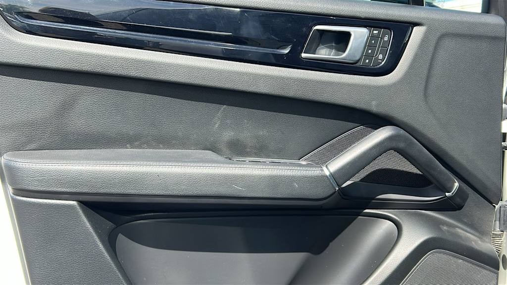 Thumbnail: 2023 Porsche Cayenne - 28