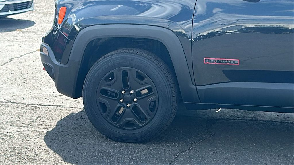 Thumbnail: 2018 Jeep Renegade - 12