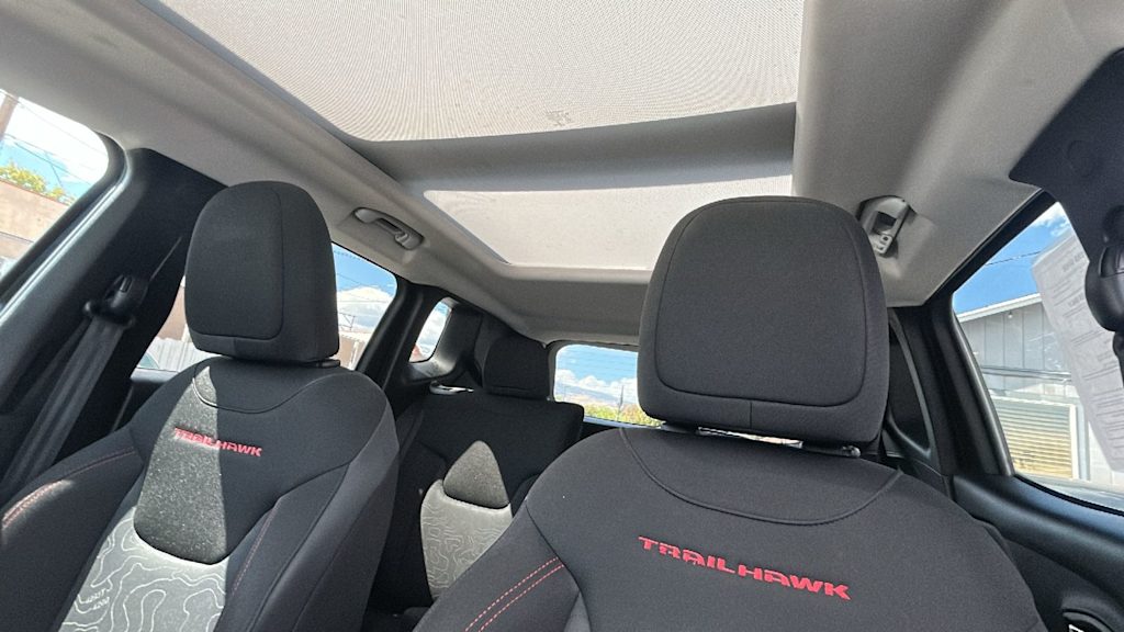 Thumbnail: 2018 Jeep Renegade - 8