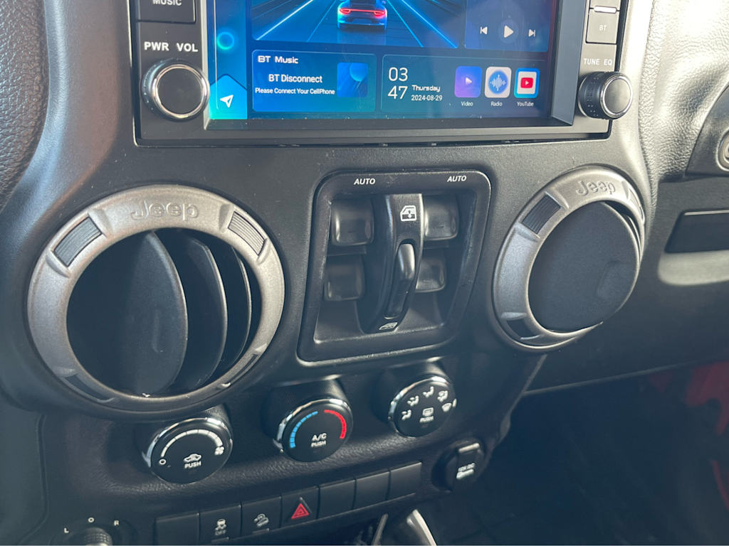 Thumbnail: 2014 Jeep Wrangler - 20