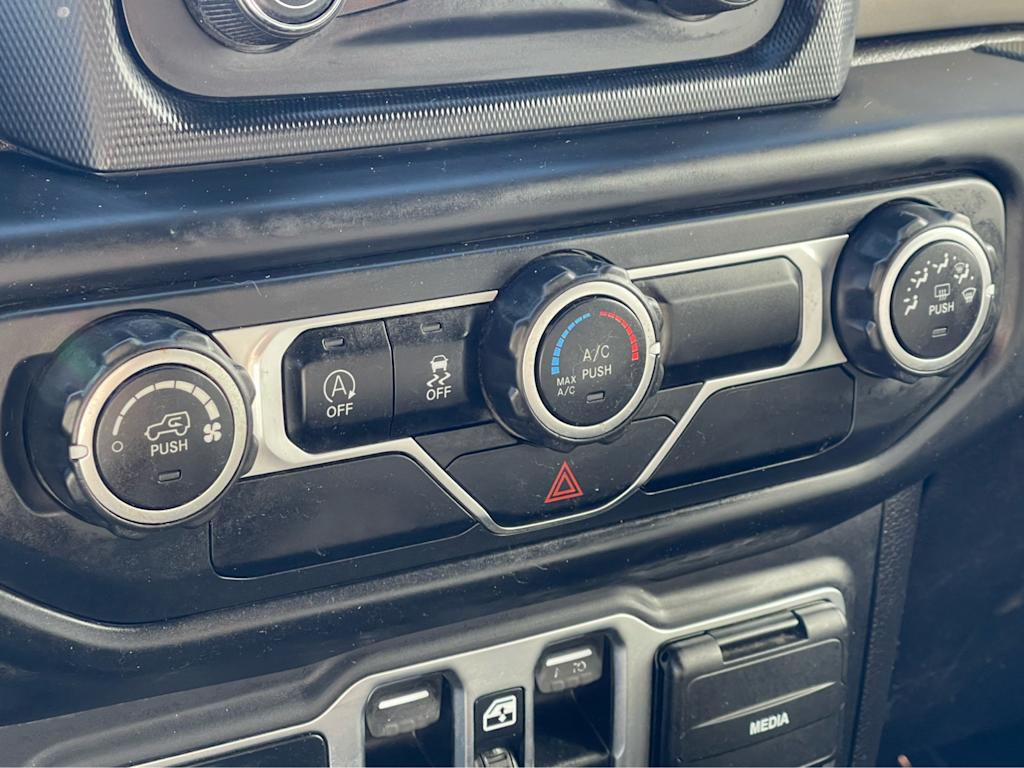 Thumbnail: 2018 Jeep Wrangler - 20