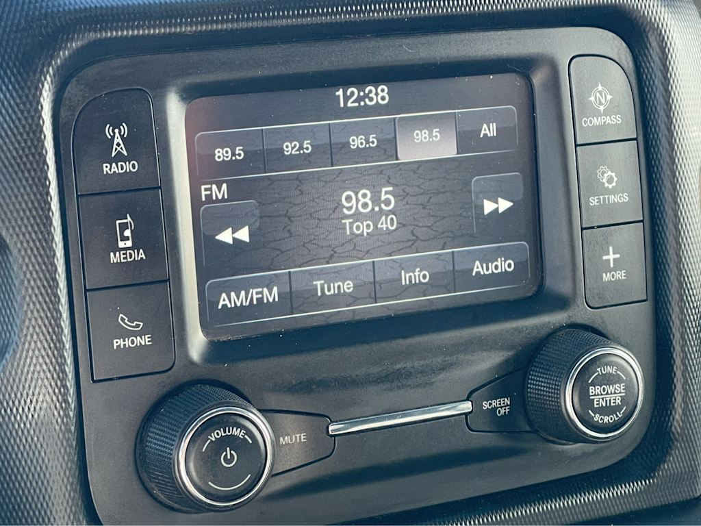 Thumbnail: 2018 Jeep Wrangler - 13