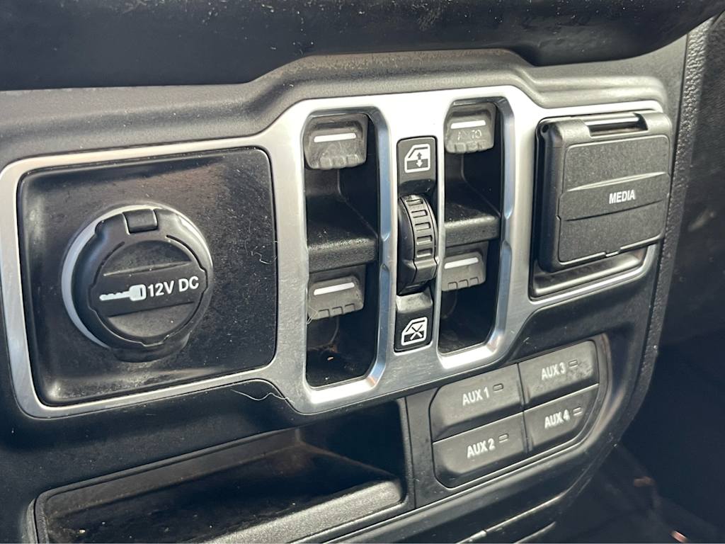 Thumbnail: 2018 Jeep Wrangler - 21