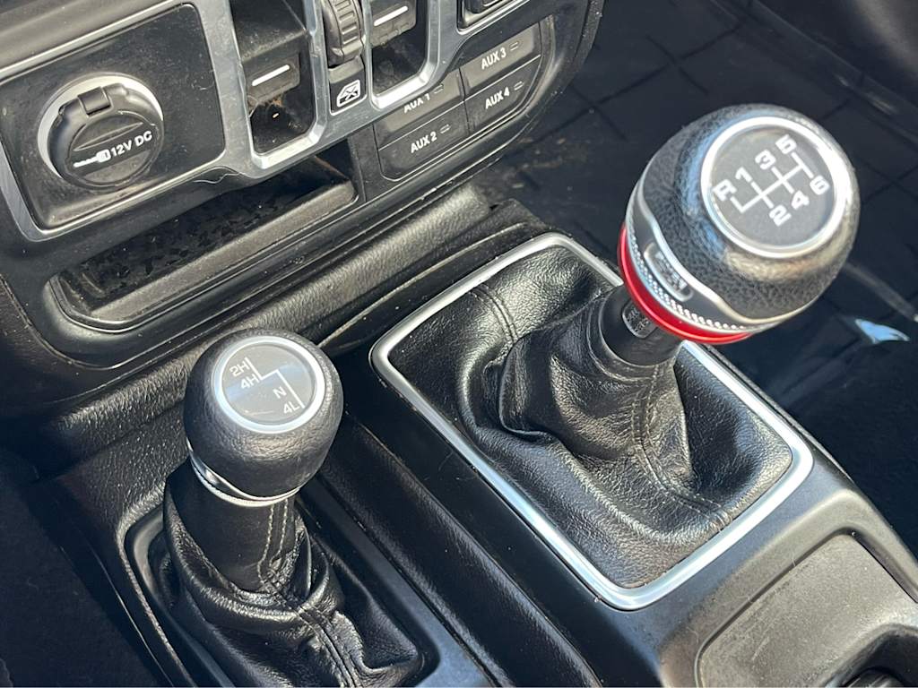 Thumbnail: 2018 Jeep Wrangler - 14