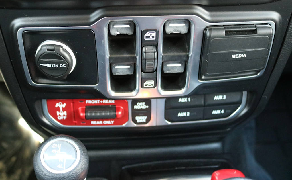 Thumbnail: 2021 Jeep Wrangler - 22