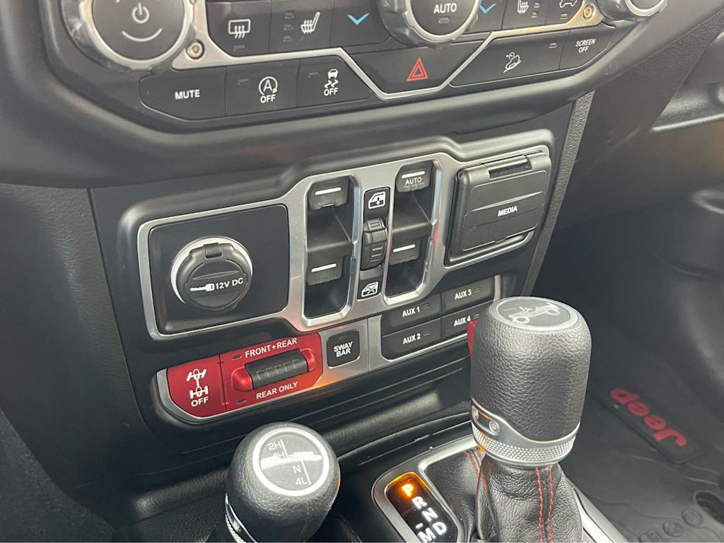 Thumbnail: 2019 Jeep Wrangler - 14