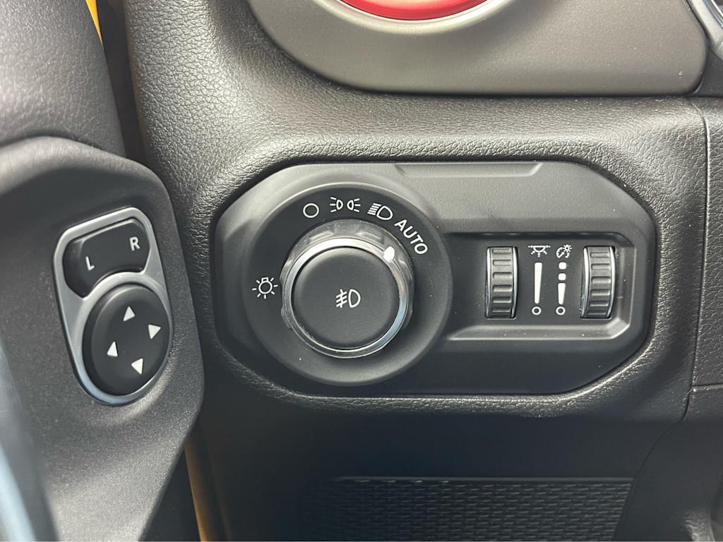 Thumbnail: 2019 Jeep Wrangler - 22