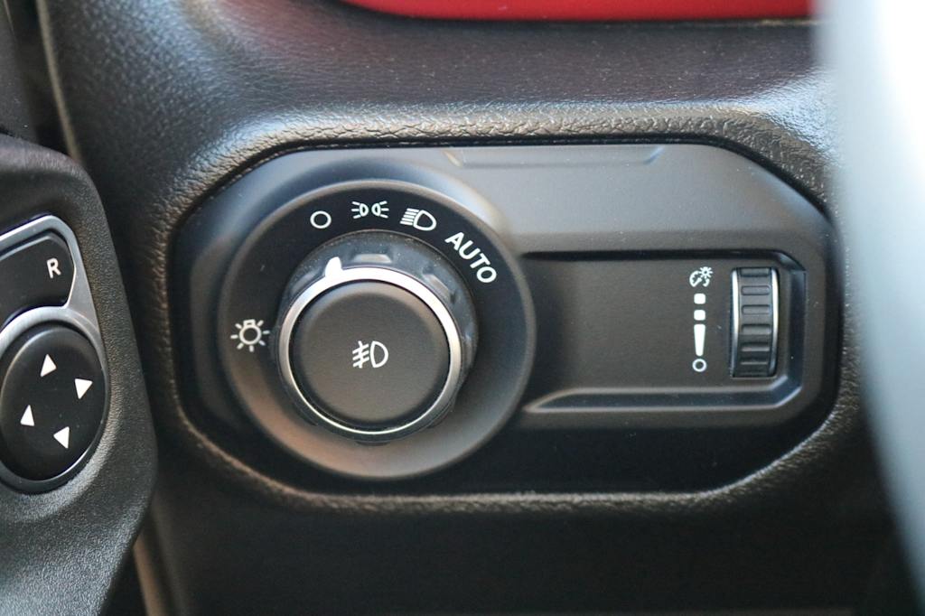 Thumbnail: 2023 Jeep Wrangler - 23