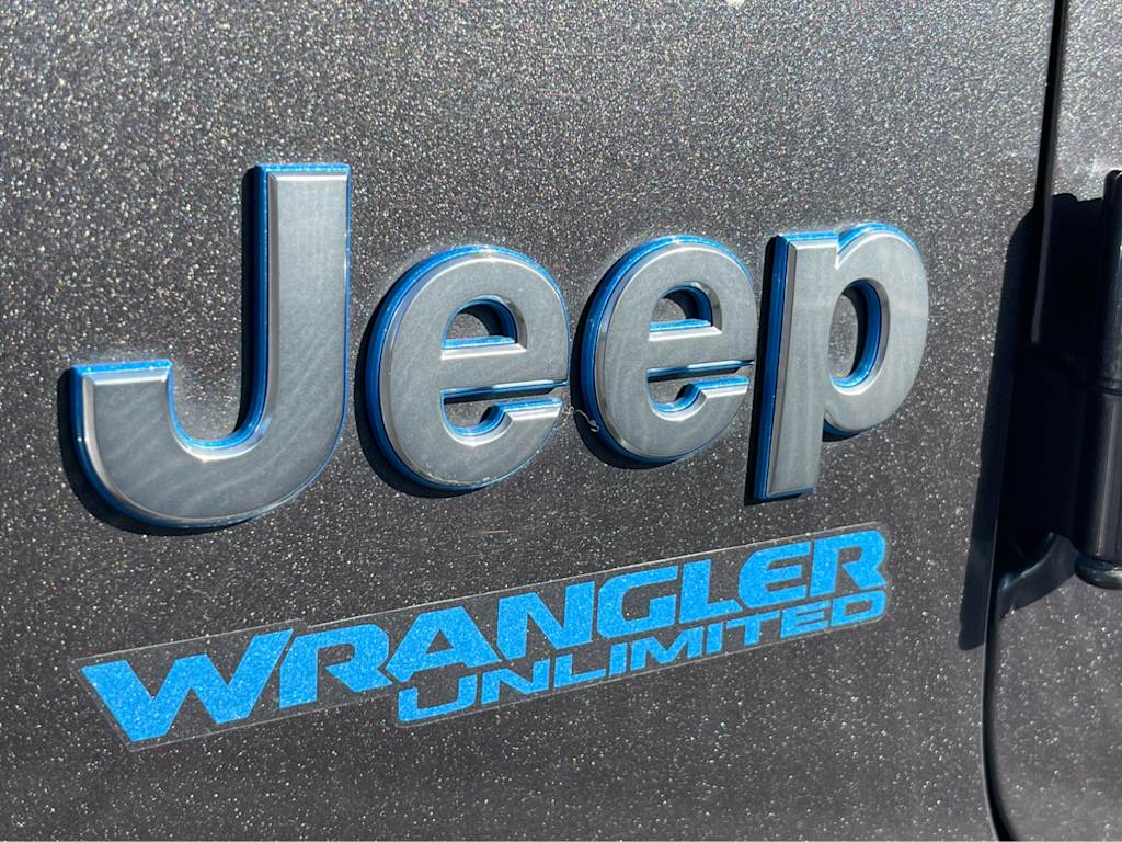 Thumbnail: 2021 Jeep Wrangler - 22