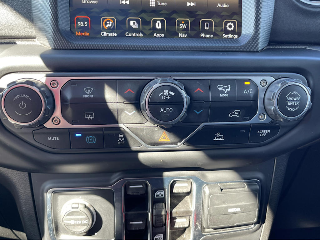 Thumbnail: 2021 Jeep Wrangler - 24