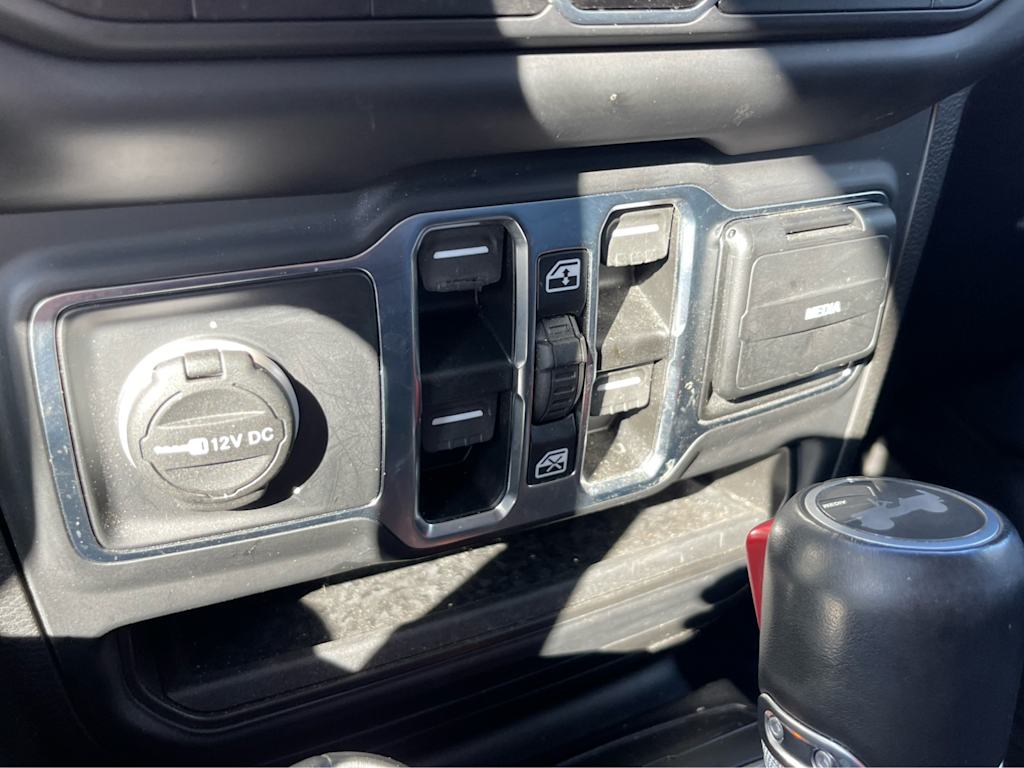 Thumbnail: 2021 Jeep Wrangler - 25