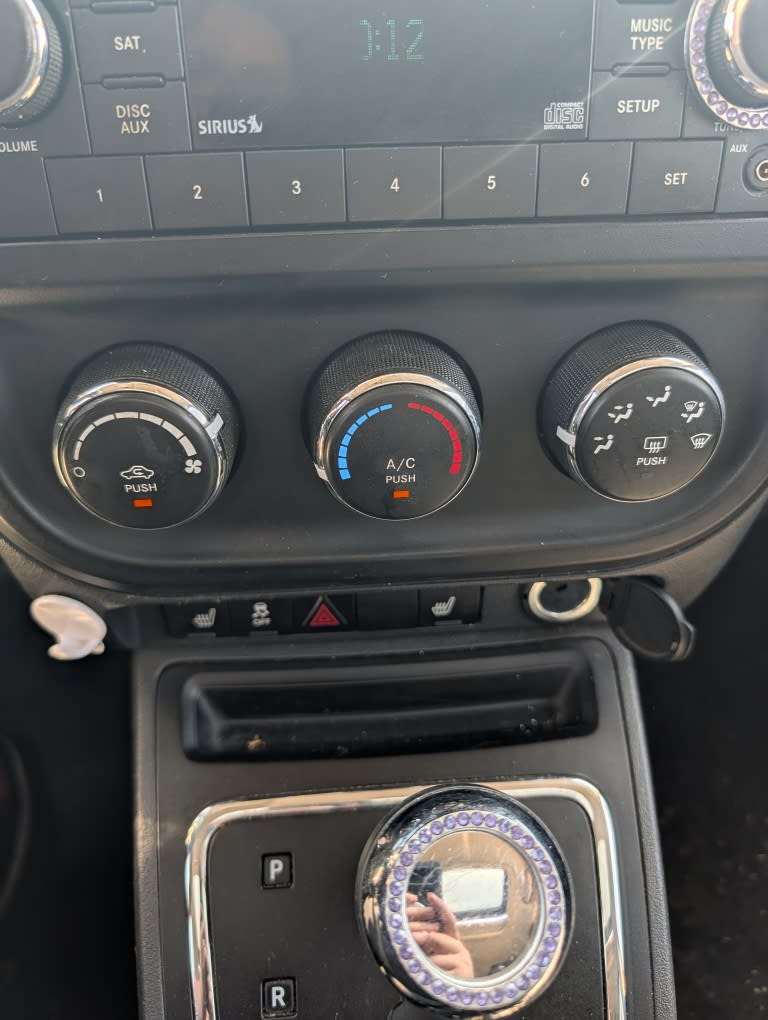 Thumbnail: 2015 Jeep Patriot - 22
