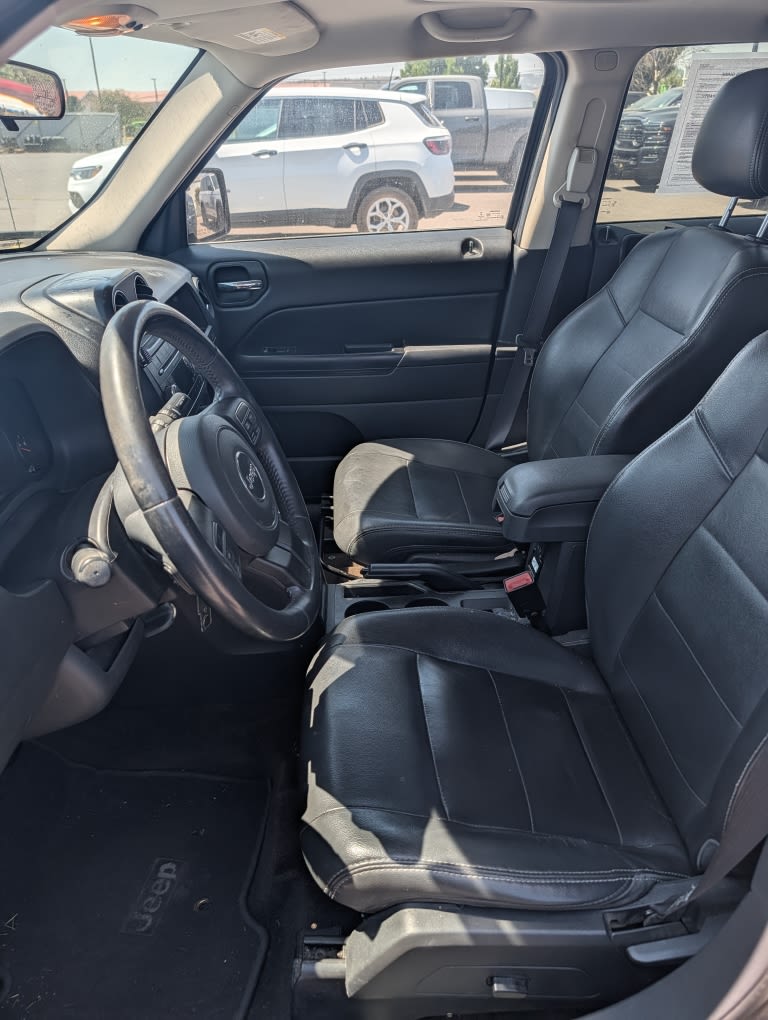 Thumbnail: 2015 Jeep Patriot - 9