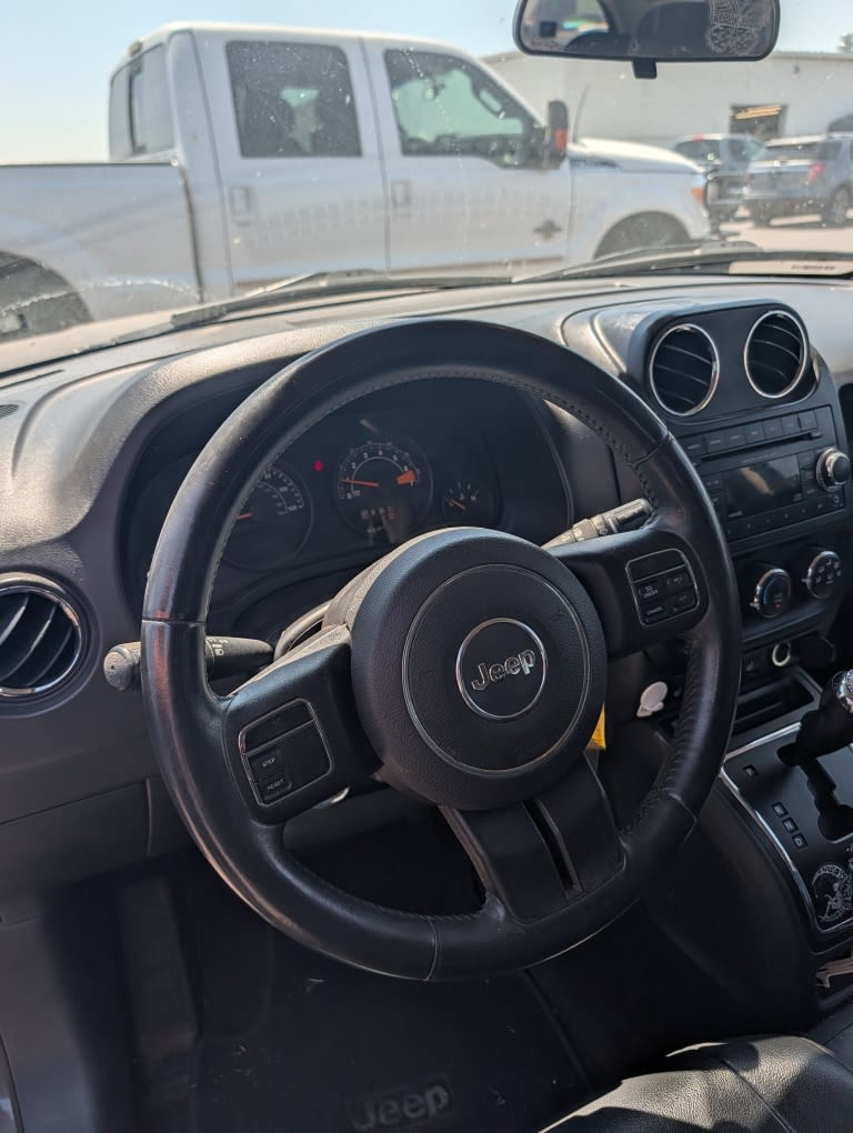 Thumbnail: 2015 Jeep Patriot - 8