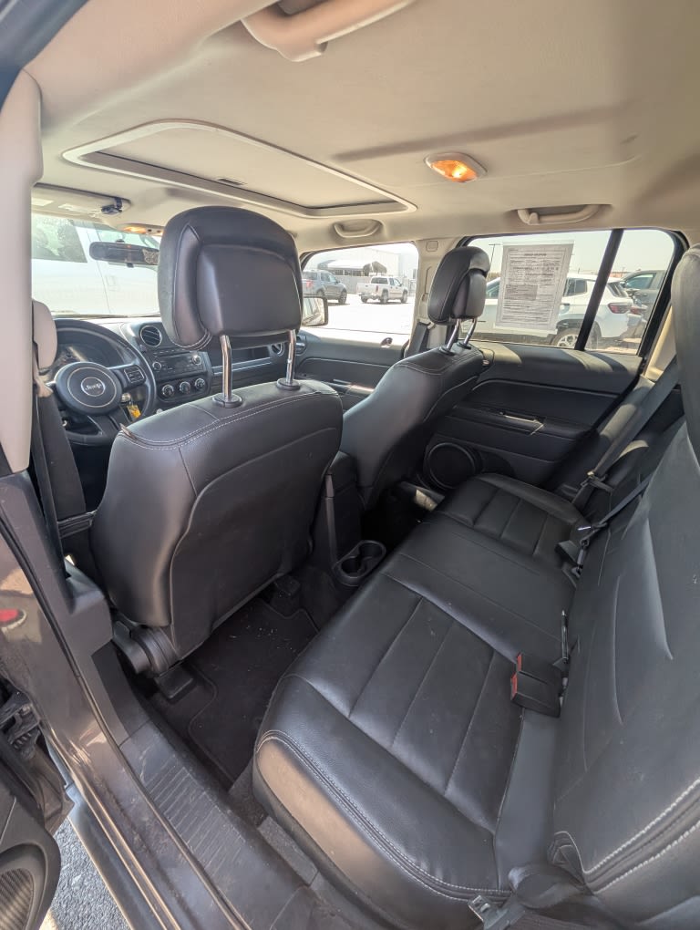 Thumbnail: 2015 Jeep Patriot - 10