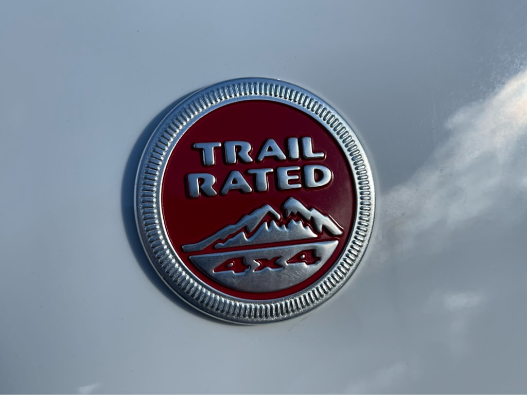 Thumbnail: 2018 Jeep Cherokee - 13