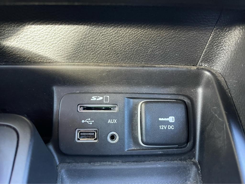 Thumbnail: 2018 Jeep Cherokee - 22