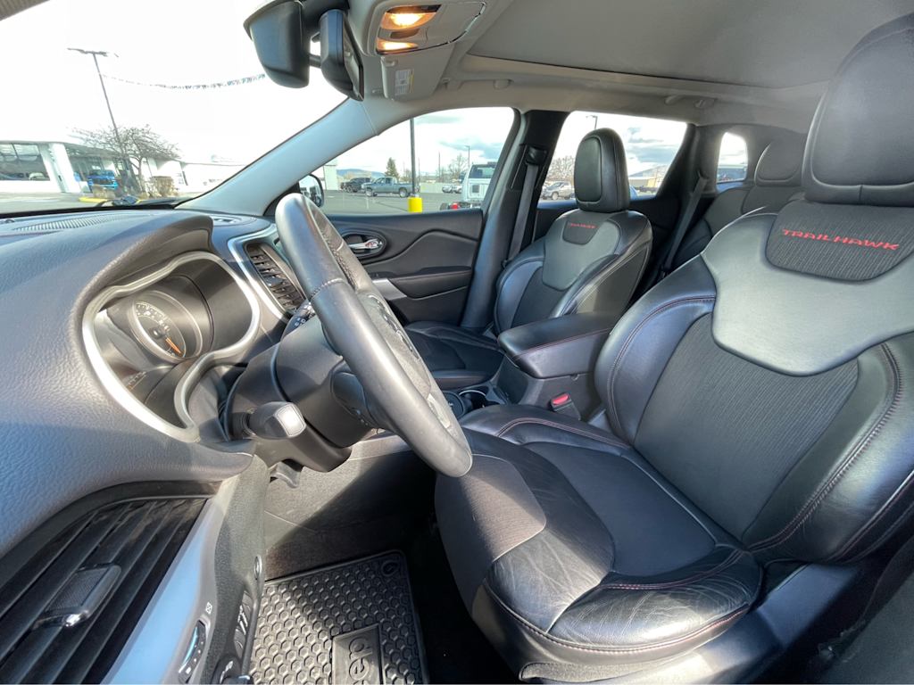 Thumbnail: 2018 Jeep Cherokee - 28