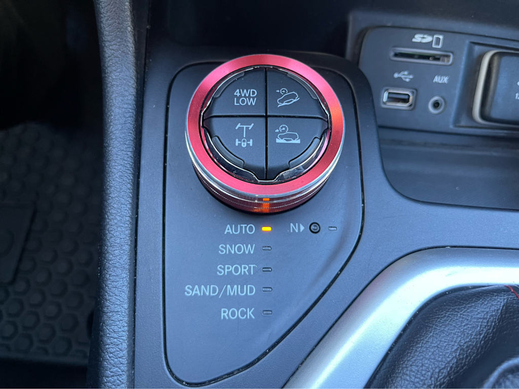 Thumbnail: 2018 Jeep Cherokee - 29