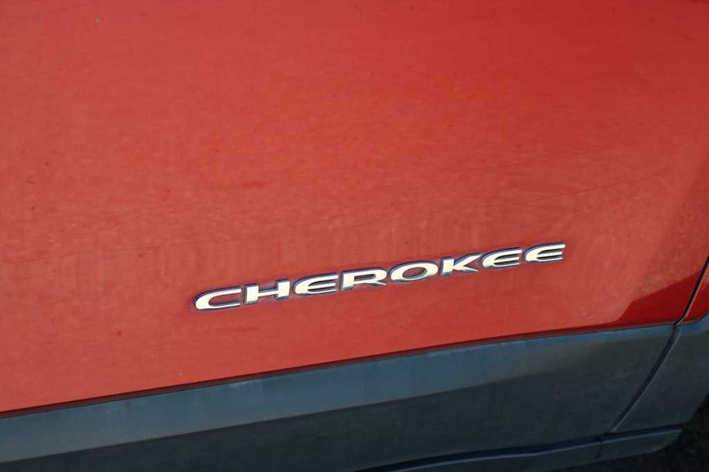 Thumbnail: 2015 Jeep Cherokee - 21