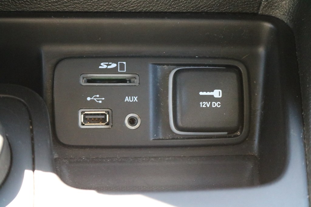 Thumbnail: 2015 Jeep Cherokee - 24
