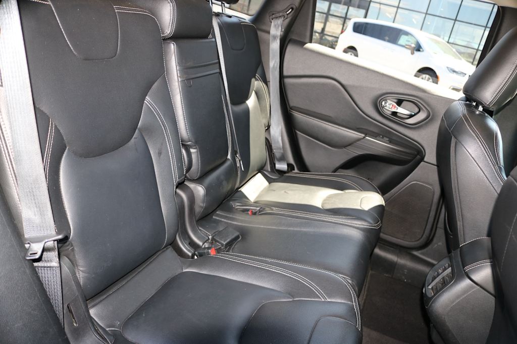 Thumbnail: 2015 Jeep Cherokee - 8